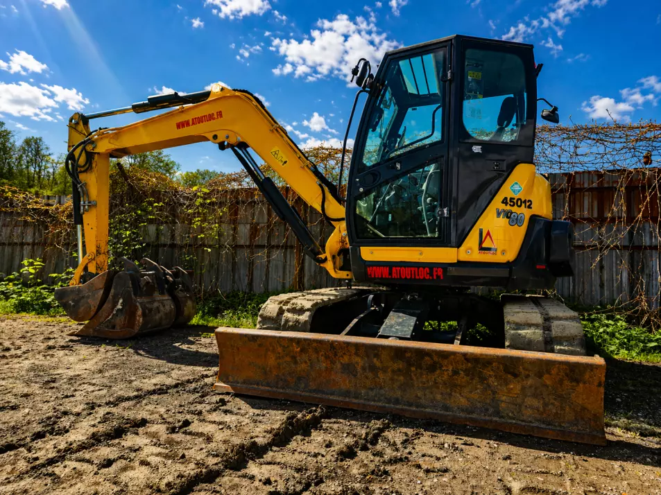 location mini pelle 8t