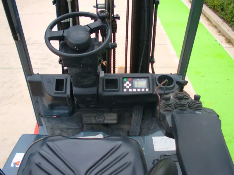 nacelle occasion TOYOTA 8FBEK16T