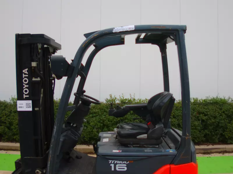 nacelle occasion TOYOTA 8FBEK16T