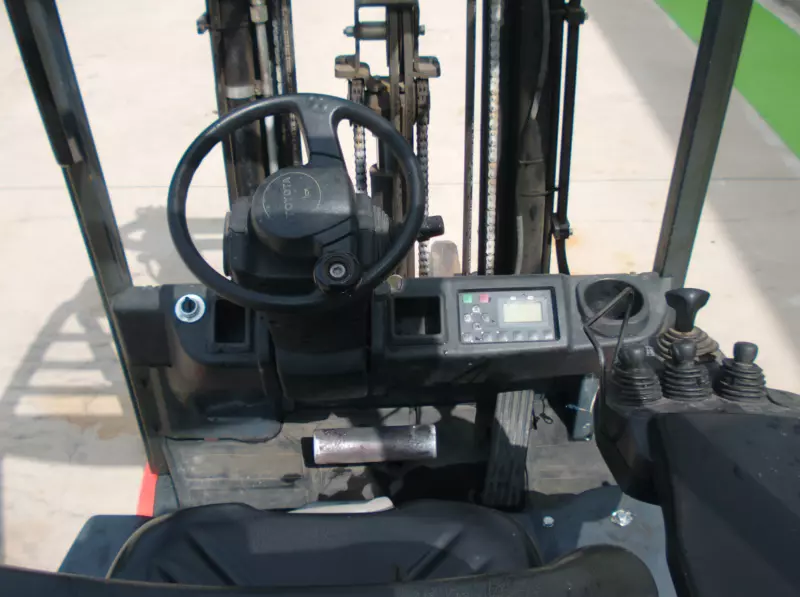 nacelle occasion TOYOTA 8FBEK16T